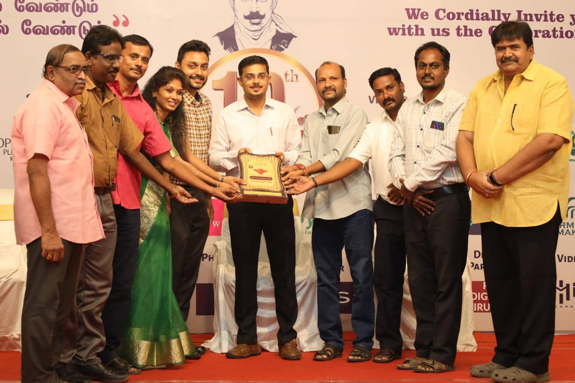 Corporation Commissioner-Kalvi Suvar Oviyar-Award